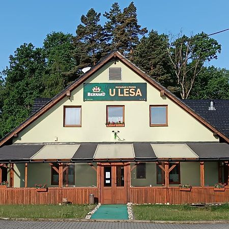 Restaurace A Penzion U Lesa Hotell Havířov Eksteriør bilde